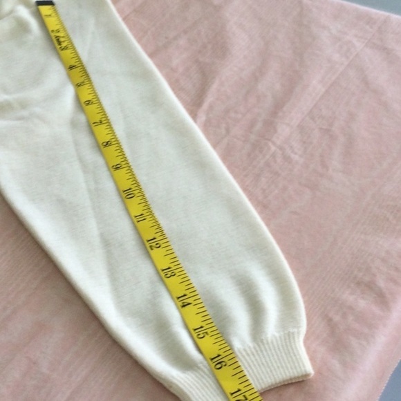 Woman’s Sweater by Adlmuller & Co. check measurements for size #532 - Picture 5 of 9